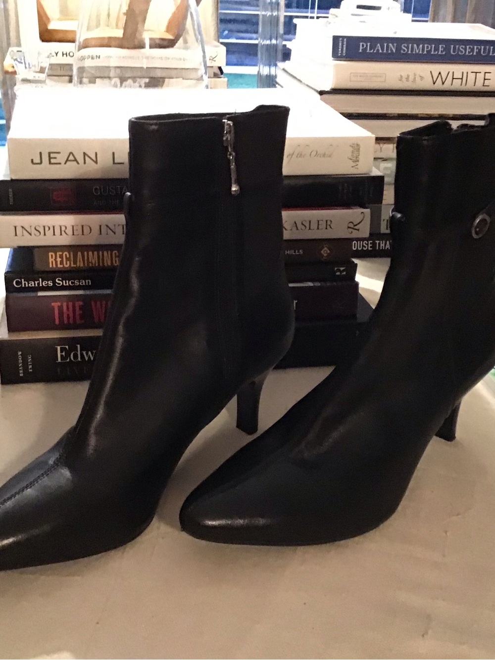 Rockport Black Leather Pointed Ankle Booties with Side Zip